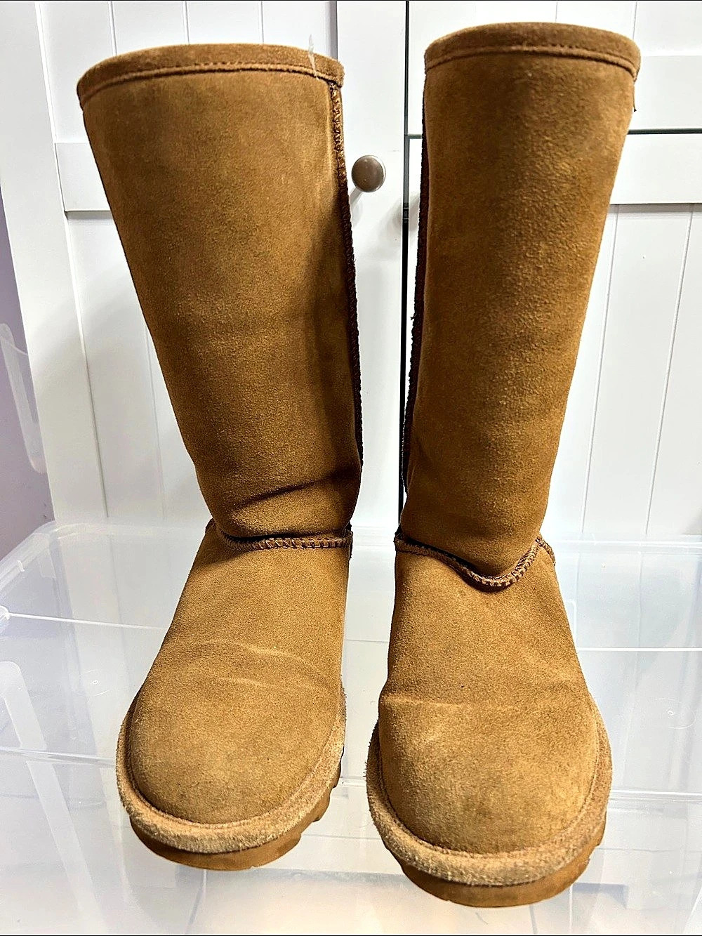 Bearpaw Elle Tall boots in a chestnut or hickory suede finish US 8 EUC